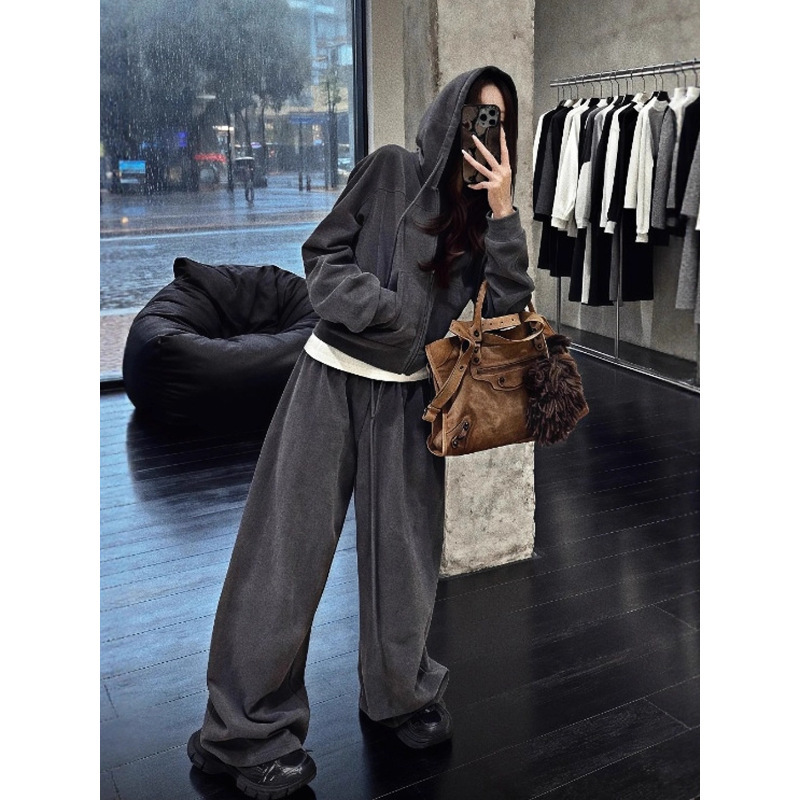 Gorgeous Autumn Outfit: Gray Sports Sweatshirt Two-Piece Set for Women, 2025 New Korean Style Early Autumn Outfit Complete Set Gorgeous Autumn Outfit: Gray Sports Sweatshirt Two-Piece Set for Women, 2025 New Korean Style Early Autumn Outfit Complete Set