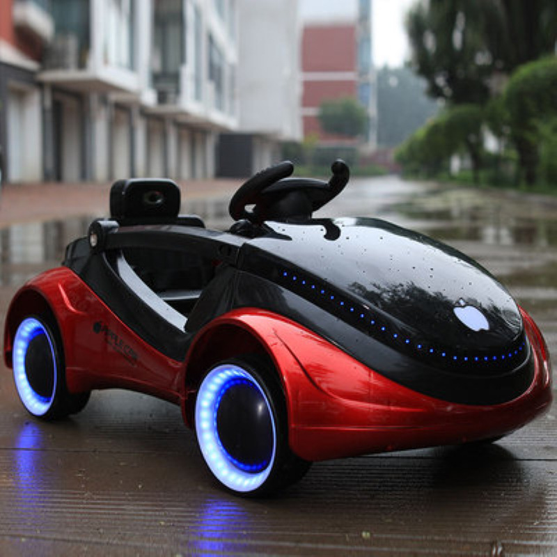 科幻儿童电动车 四轮双驱充电遥控汽车 可坐男女宝宝闪光轮玩具车