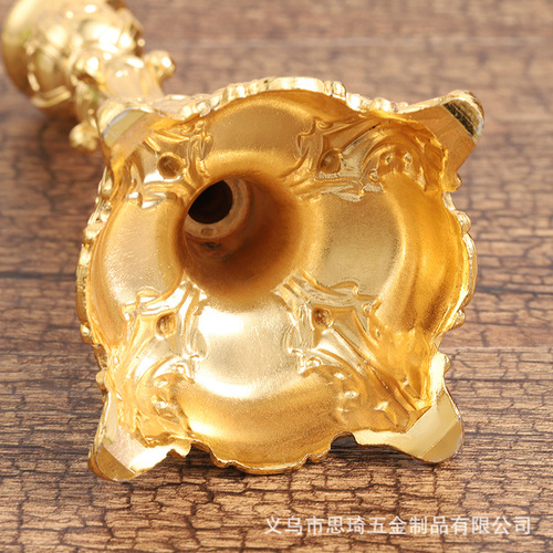 Manufacturer's new European style retro zinc alloy candle holder ornaments hotel home crafts candle holder