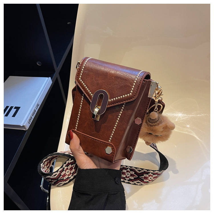 This year's popular Korean version of small for women 2024 new fashionable broadband crossbody bags, niche mobile_senzul.com