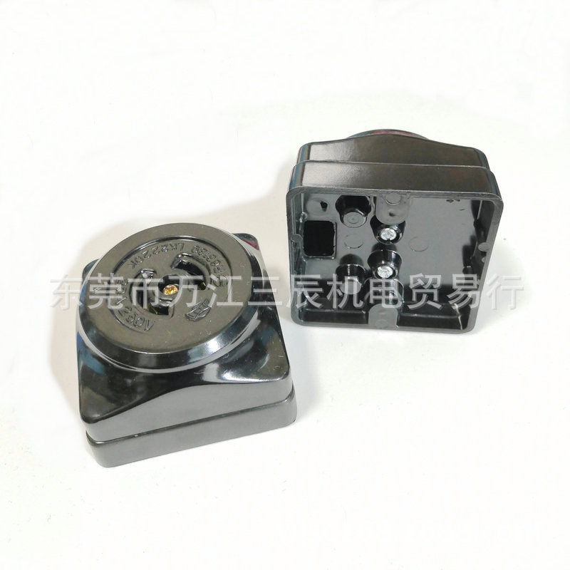 2018台湾隆光20A 2极明装插座LK2220K旋转自锁插座WK2220现货
