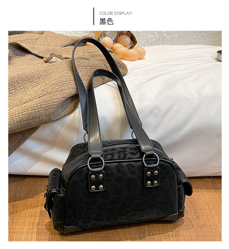 Bolsos de gran capacidad de alta sensación para mujeres 2026 retrógrado leopardo nicho de diseño bolsas de bolos de viaje simple bolsa de tote image 7