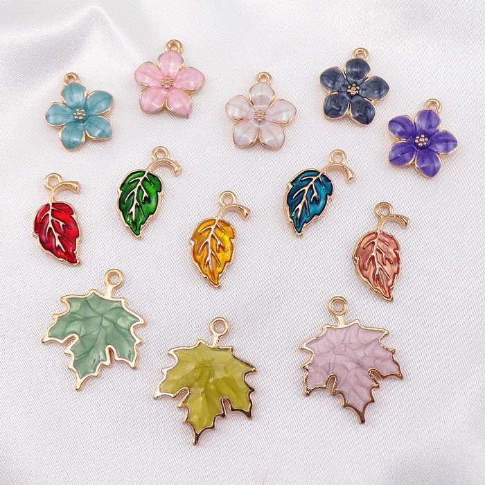 Leaves, Flower Pattern 20 PCS/Package 15*17mm Alloy Leaves Flower Pendant