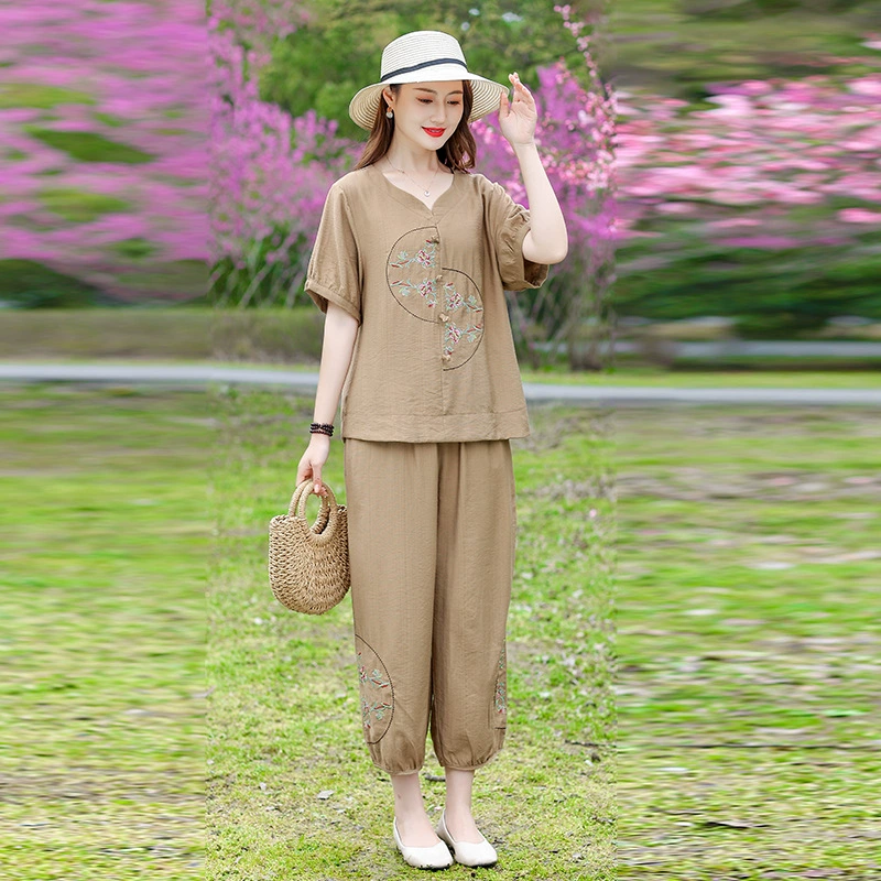 Летний свободный льняной комплект для мамы среднего возраста из двух предметов Стильный короткий рукав большого размера Модный уменьшающий возраст костюм Брюки до щиколотки Тонкие