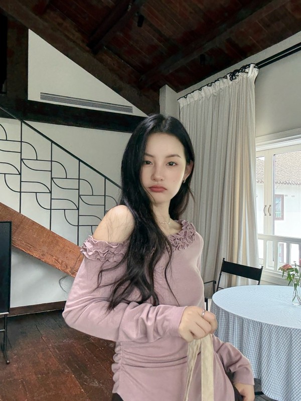 DIGM | 2025秋季法式纯欲风木耳边露肩不规则针织衫小衫女A32071|undefined
