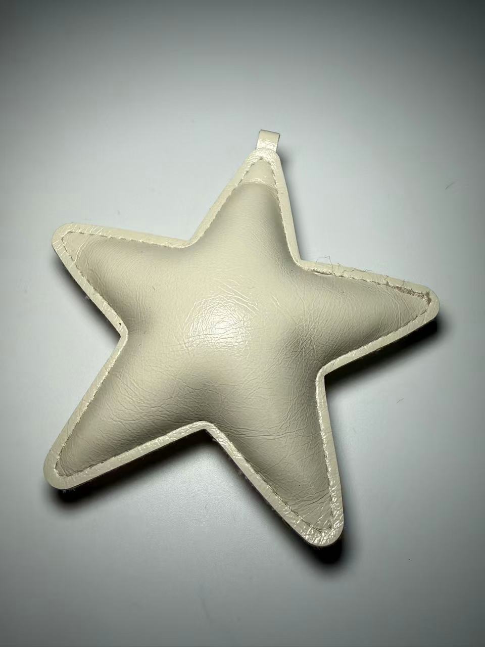 Nuevo color pu relleno de algodón bolsos colgantes diy accesorios estrellas exquisitas estrellas llaveros colgantes de cuero estrellas
