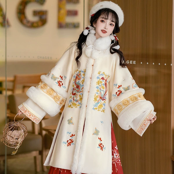 Golden Snake Nafu beige gown + free fur collar