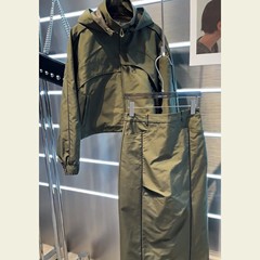 早秋の新型女装2024ネット赤爆金欧品ファッションレジャー運動突撃服2着のスカート