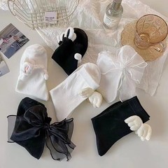 Cute Japanese-style white socks with delicate wings for soft girls—adorable Lolita and Korean-style mid-calf socks, Instagram-worthy, versatile, and featuring simple cartoon designs.