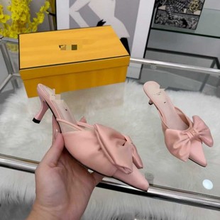 С��F�Ҽ��^�����Y�߸�Ь2025���ĸ߼�����Ƥˮ������Ьheels