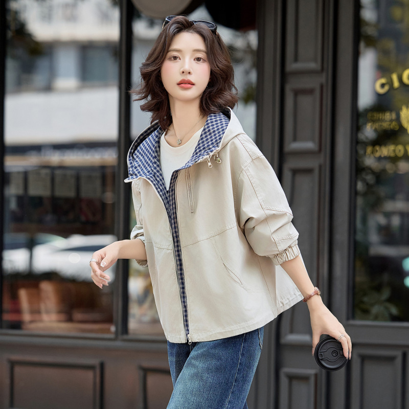 设计感连帽短款外套女2025秋季新款宽松气质减龄格子拼接风衣上衣|undefined