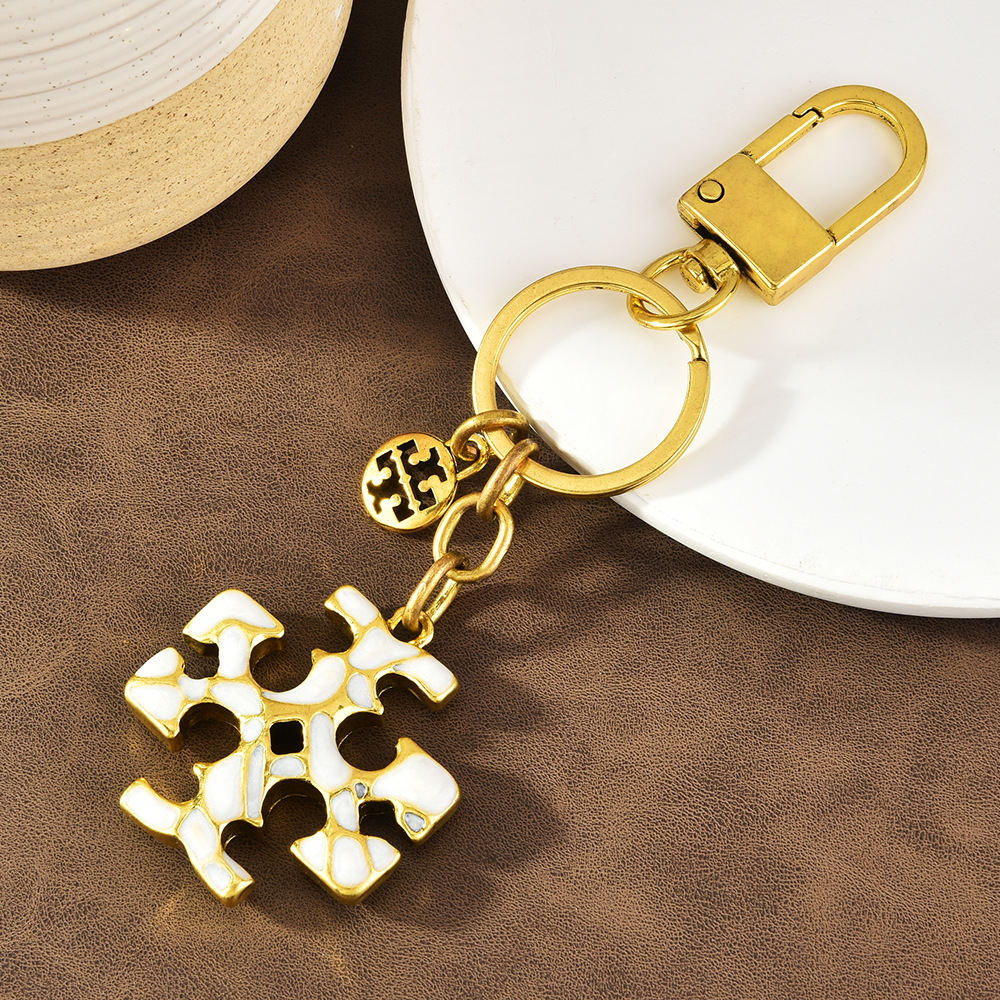 Ins viento flor copo de nieve pequeño llavero fresco bolso escolar colgante u disco colgante regalo de nicho objetos pequeños