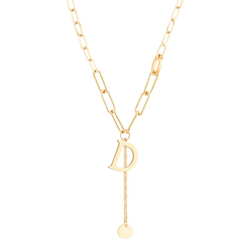 Cadena de clavícula nicho de lujo ligero de las mujeres 2021 nueva moda suéter largo cadena accesorios Collar colgante de acero titanio letra D
