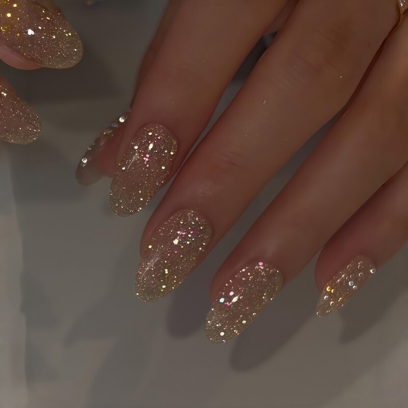24 Pieces of Fashionable Champagne-Colored Glitter Press-On Nails, Elegant and Stylish Manicure, Full Coverage False Nails