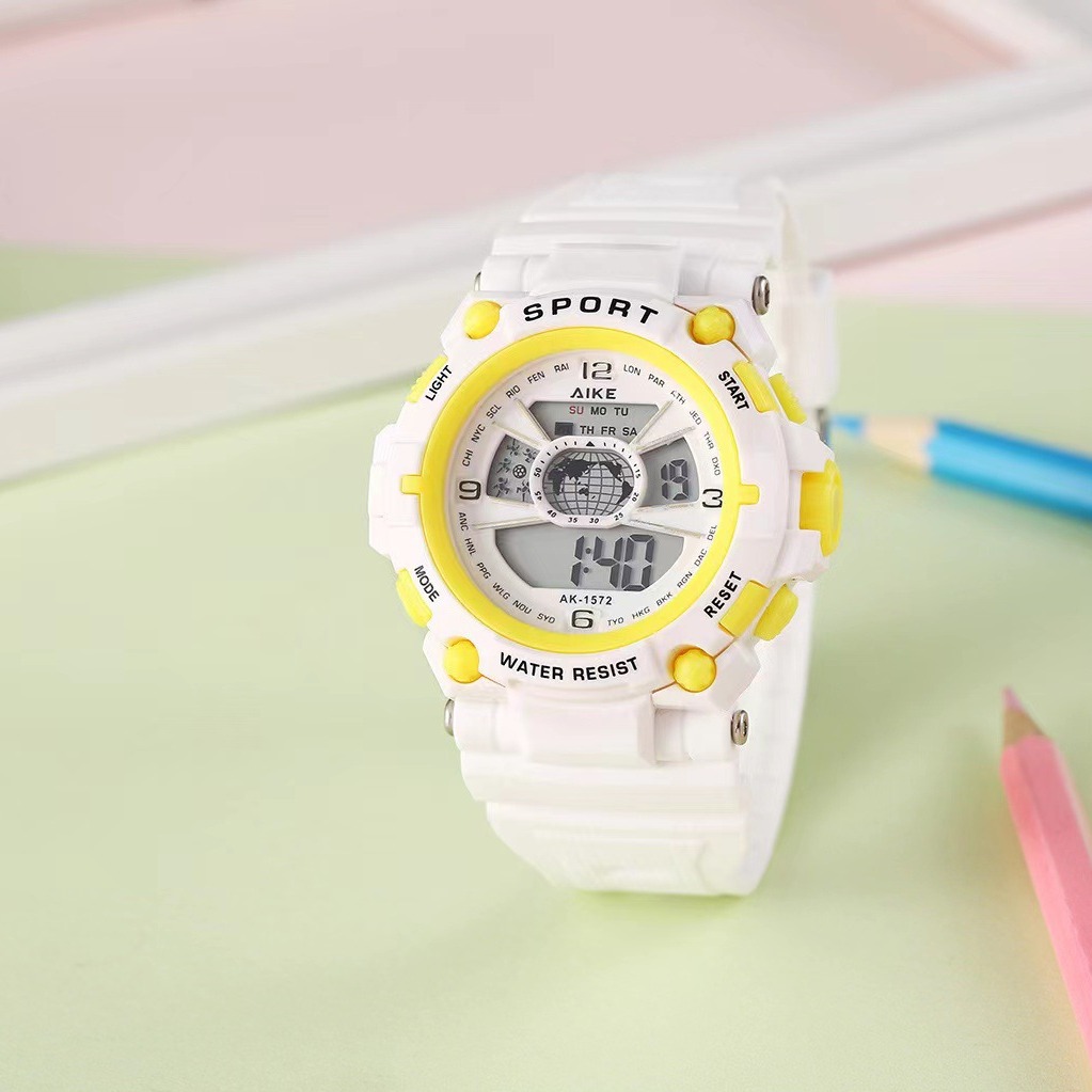 AIKE1572 estilo deportivo reloj electrónico luminoso para hombres y mujeres reloj impermeable para estudiantes al por mayor amor grabado transparente caja independiente