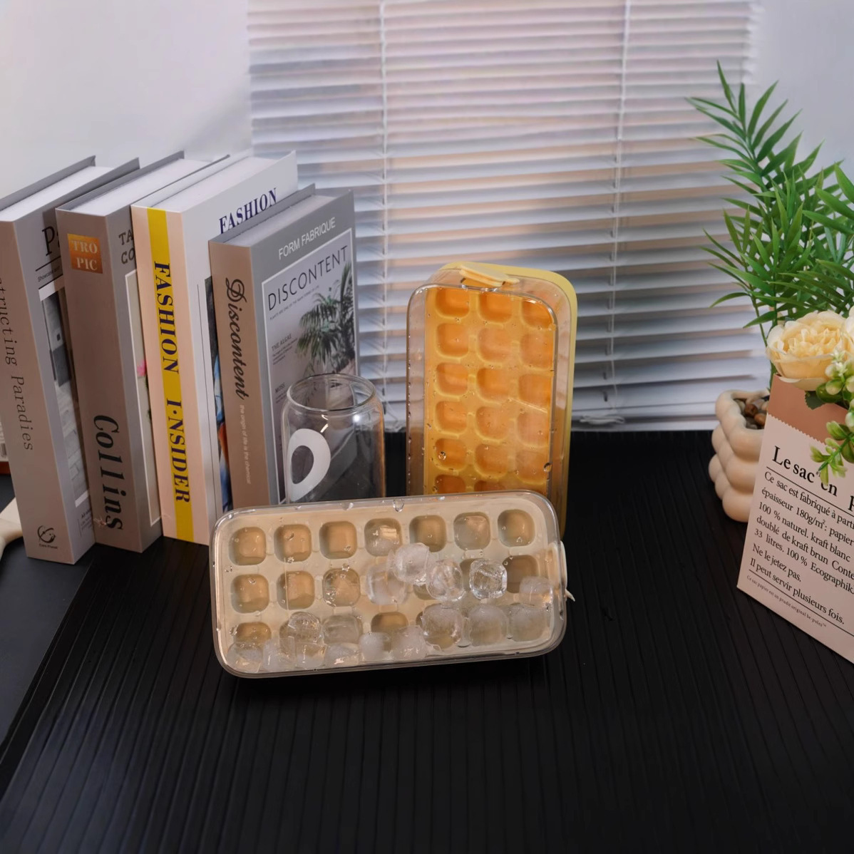 Molde de silicona para hielo de grado alimenticio con tapa, resistente y reutilizable, ideal para uso doméstico