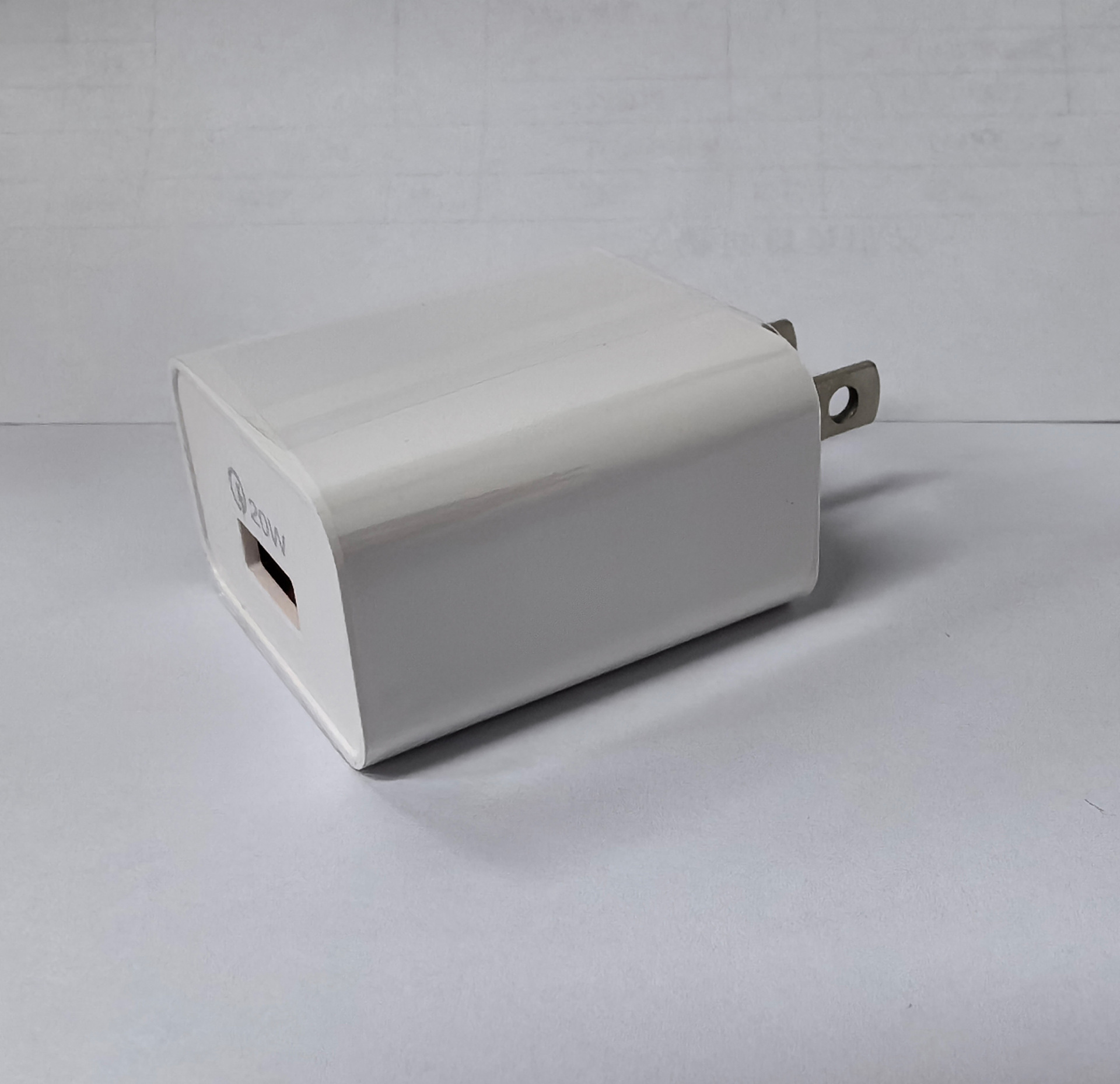 20W estándar estadounidense blanco