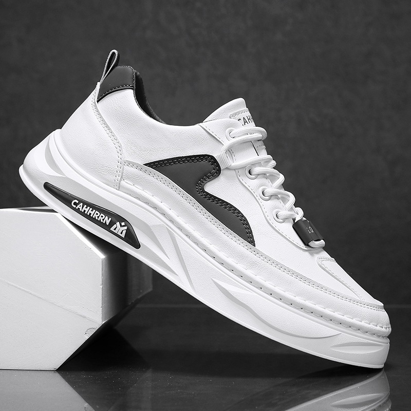 Pequeños zapatos blancos de cuero para hombres zapatos de skate estudiantes juveniles primavera 2025 nuevos zapatos de moda para hombres zapatos de moda casuales