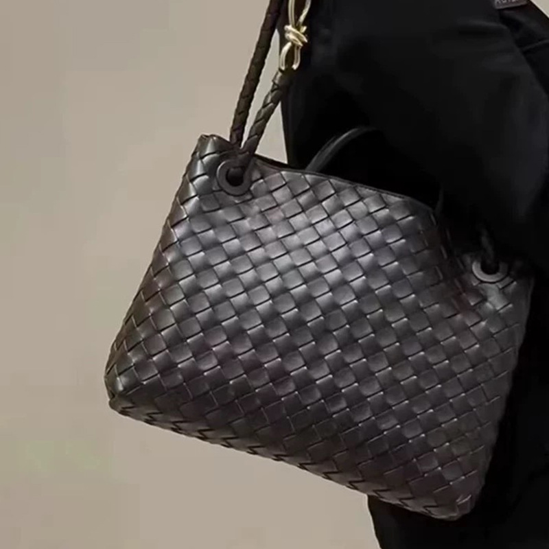 New Bow Andiamo Metal Rope Buckle Woven Bag Women's Tote Bag Genuine Leather Large Capacity Shoulder Bag