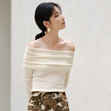 白色一字肩针织衫女秋季薄款新款小衫修身高级感上衣黑色蓝色冰丝