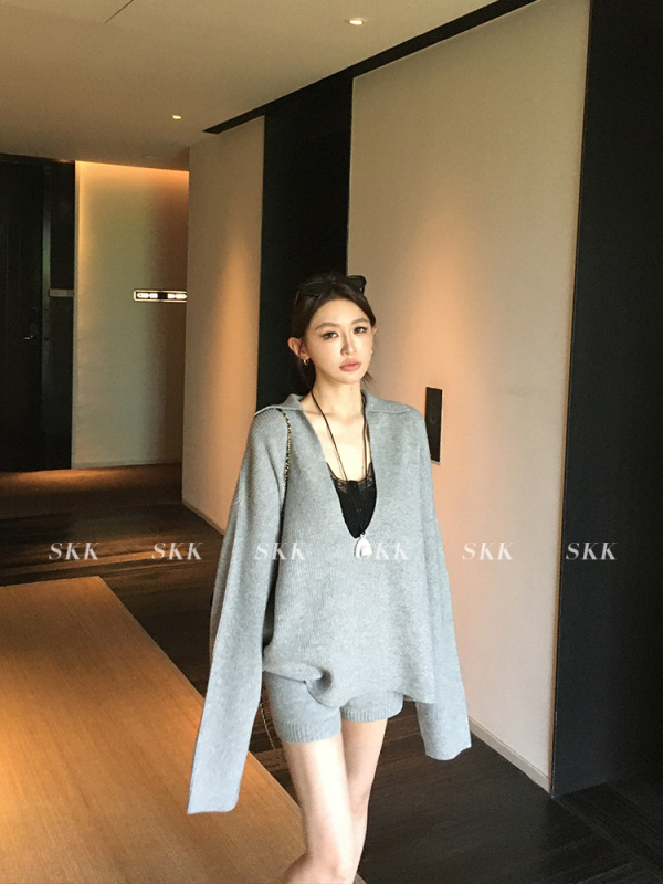 Skk Store 自在起居 松弛感羊毛大V领坑条针织衫短裤休闲套装女秋|undefined