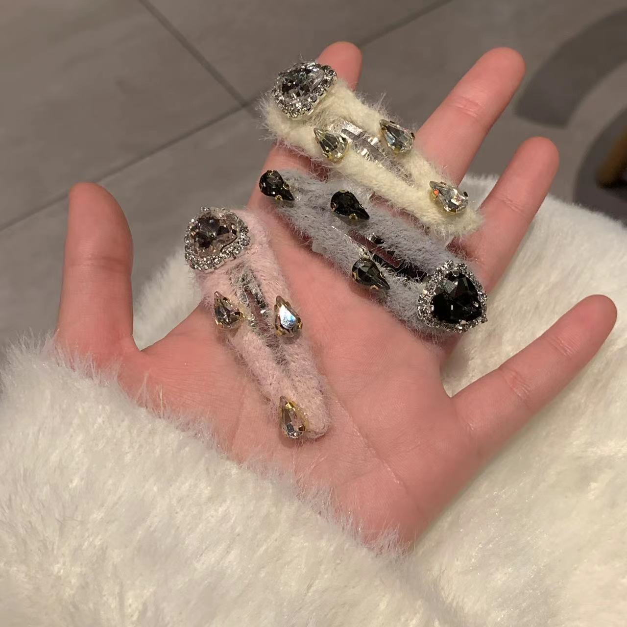 Autumn and Winter new high-grade plush hairpin rhinestone lovely hair accessories girl hairpin Chanel style sweet headdress wholesale