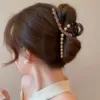 Crab pin pearl