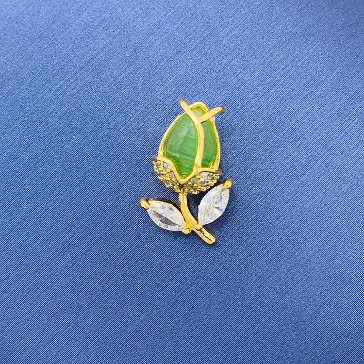 Tiktok Venta caliente colgante al por mayor auto-seleccionado 100 cobre colgante único con fuente de cadena de fábrica al por mayor sin cadena