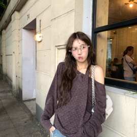 法式设计感小众别致气质长袖恤女装秋季宽松韩系氛围感露肩上衣