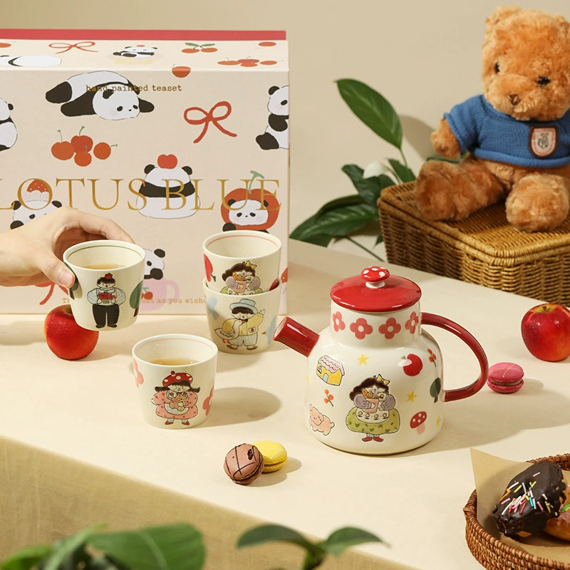 Семья из четырех человек из трех ручных ручных рисунков под глазурью