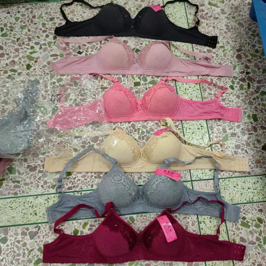 Sujetador de ropa interior mamá transfronteriza tres pechos delgada de mediana edad y ancianos sujetador inalámbrico de algodón empuja hacia arriba más el sujetador de tamaño al por mayor