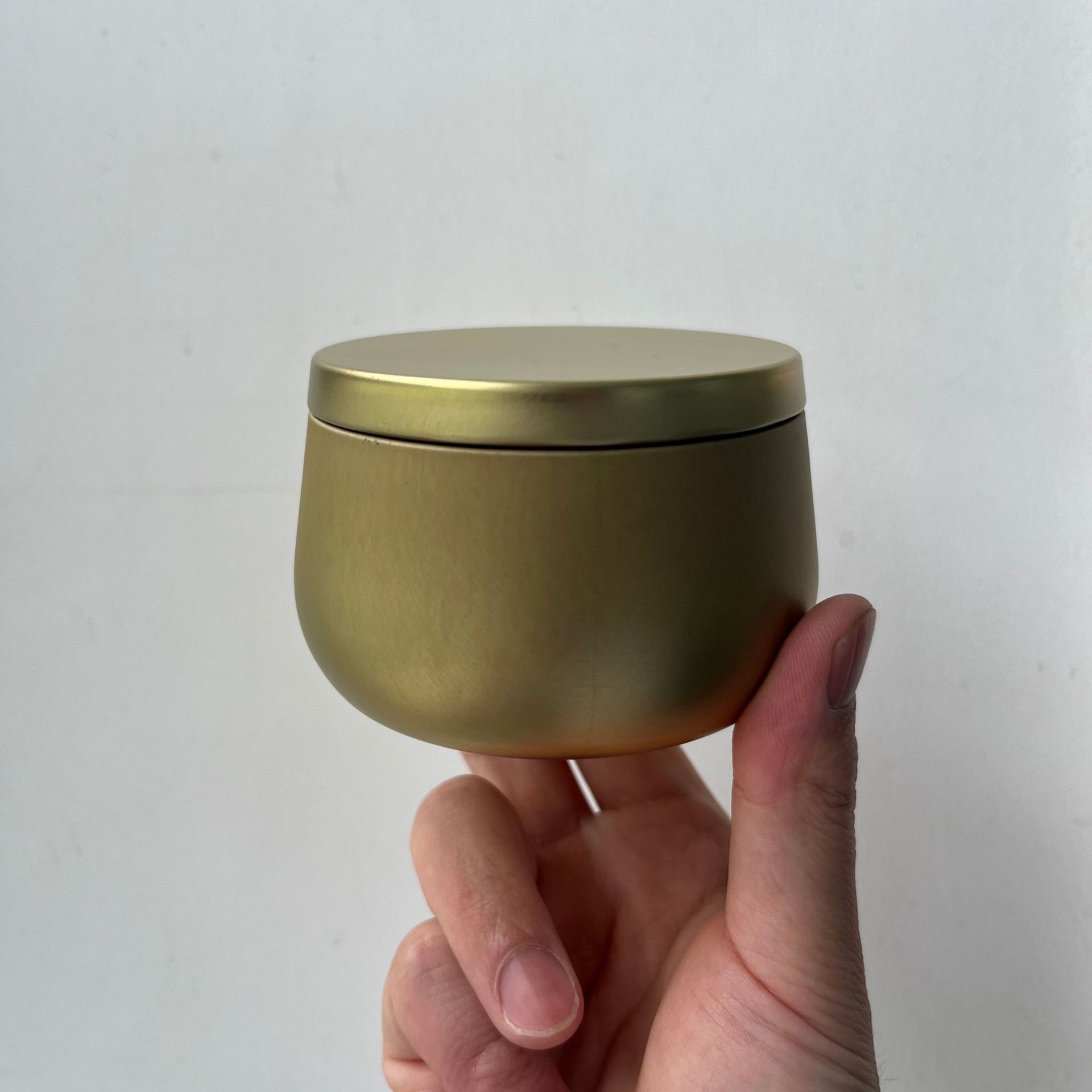 En stock: Juego de 24 cajas de hojalata con tapa sellada, imitación madera, para dulces, velas y aromaterapia, de 4oz y 8oz, latas de hojalata sin costuras.