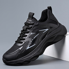男鞋夏季2025新款透气网鞋子男款潮流百搭厚底运动跑步鞋一件代发