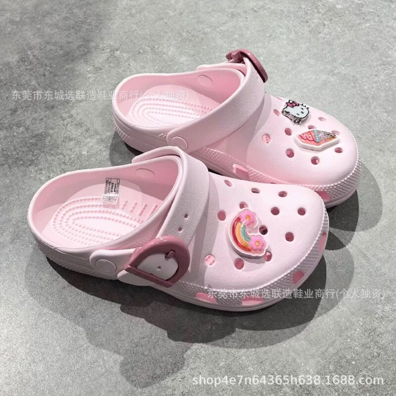 2026 New Model Vietnamese Colorful Buckle Clogs Classic Cross Celebrity Sports Outdoor Beach Shoes Couple Style Thick Sole