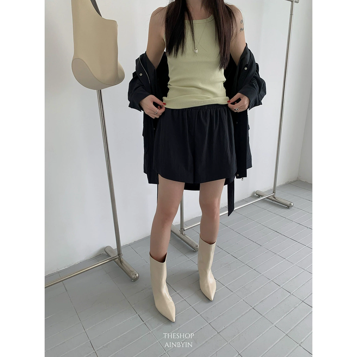 Шорты женские в корейском стиле, с эластичным поясом, весна 2025, новая модель, повседневные, стройнящие, для миниатюрных женщин. (Без возможности возврата или обмена)