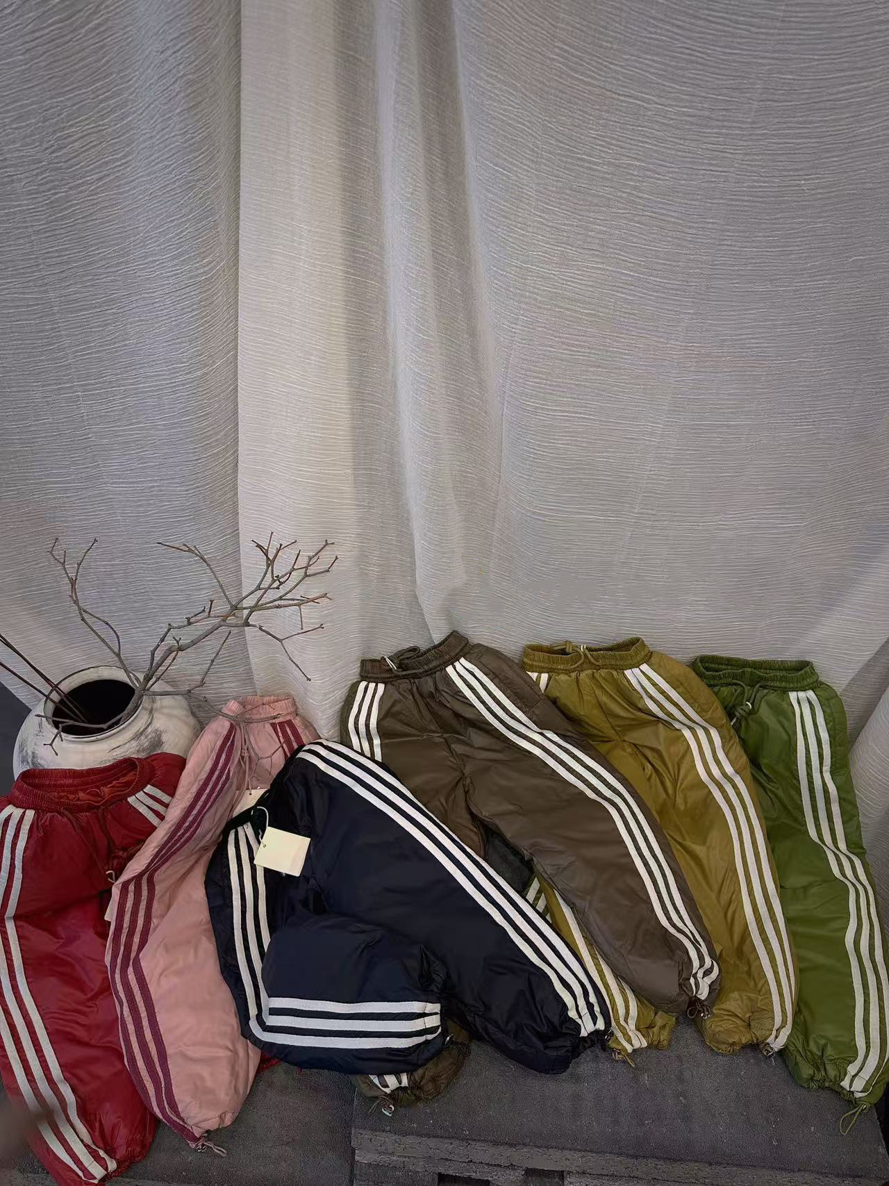 Pantalones de Plumón para Niños Estilo Coreano Versátiles para Otoño e Invierno, Pantalones Largos Cálidos Casuales de Plumón de Pato Blanco para Invierno, Venta al por Mayor en Vivo