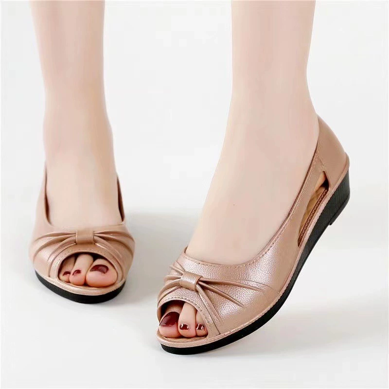 2023 новые клиновидные сандалии, женские фабричные прямые оптовые продажи, Нескользящие уличные дышащие сандалии для мам на танкетке с низким вырезом