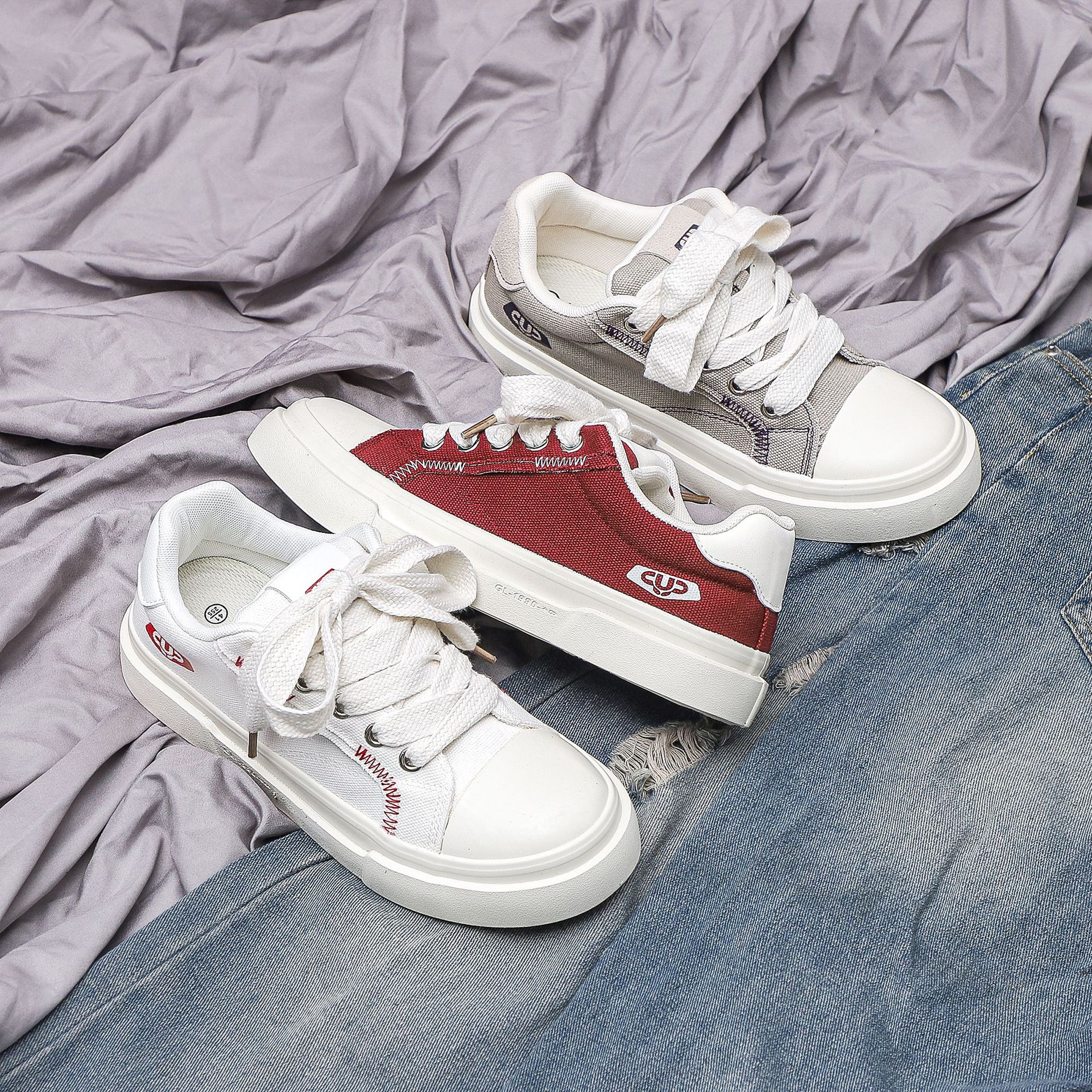 Yuanbo retro nicho skateboard para niños zapatos de moda de suela gruesa de otoño 2025 nuevos zapatos de hombre zapatos de lona