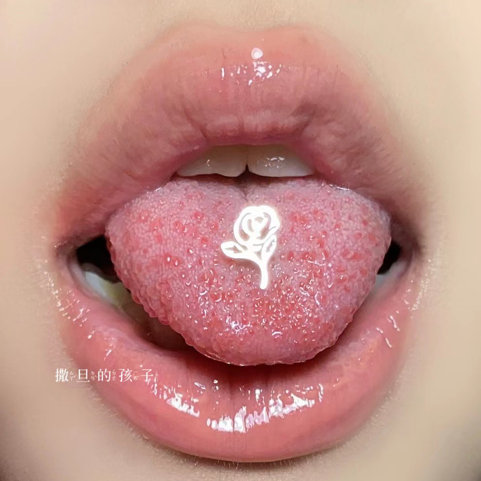 Pointed labret stud close-up product detail