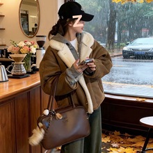 冬季保暖皮毛一体棉服外套女2025新款加绒加厚翻领羊羔绒短款棉衣