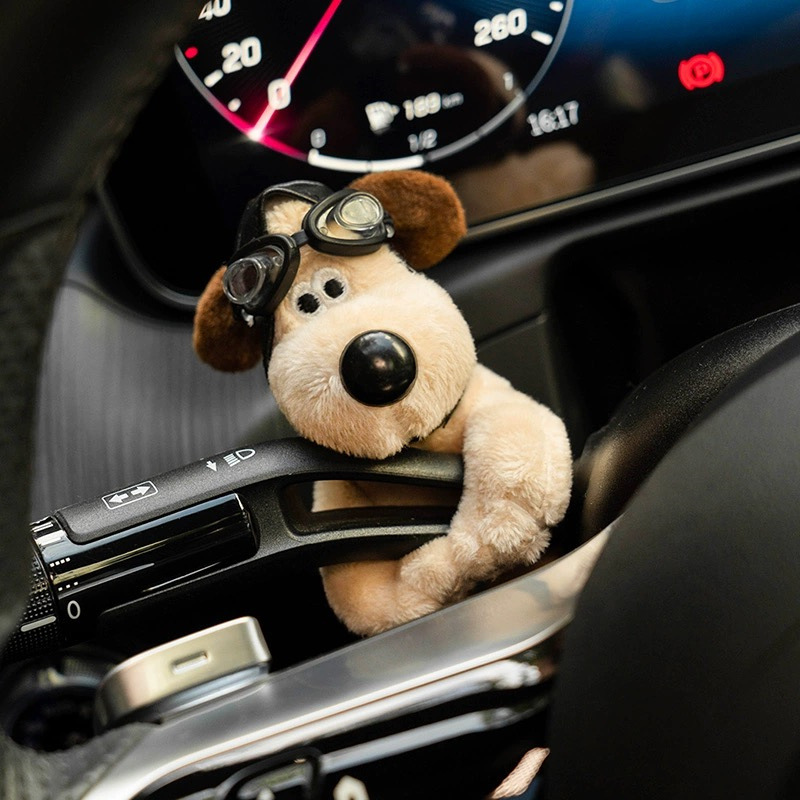 Adornos pequeños para automóvil, lindo perro reparador, muñeco de peluche para mujer, tapón interior de automóvil de alta calidad, decoración, limpiaparabrisas rojo neto