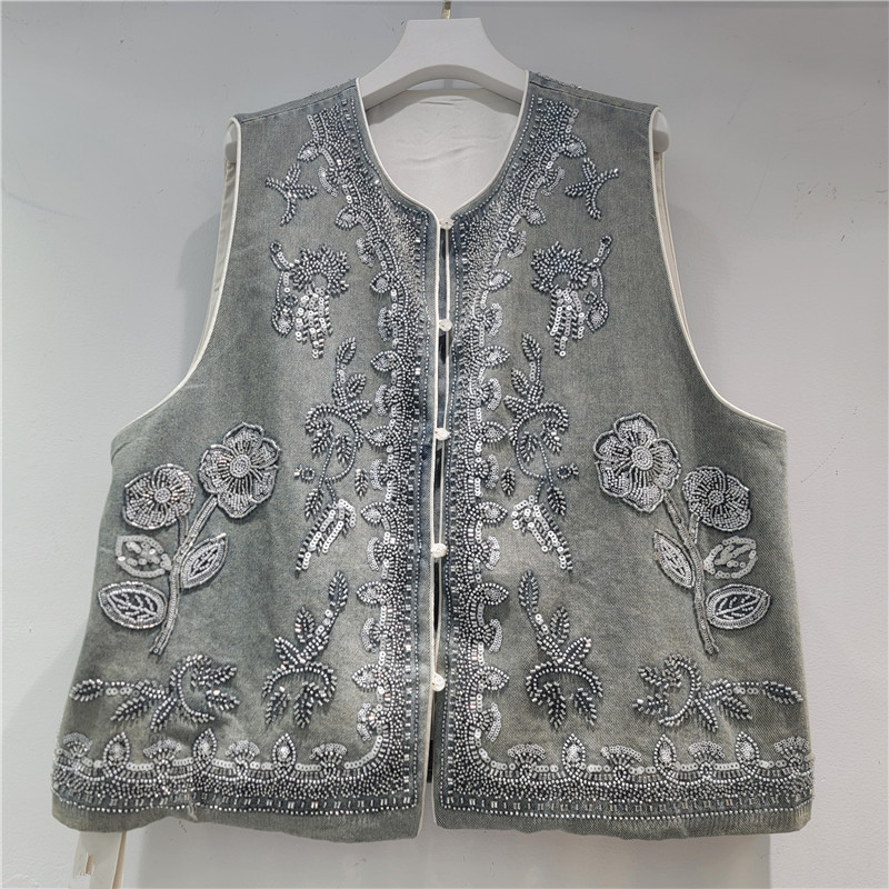 2026 primavera nueva ropa de mujer nuevo diseño chaleco de mujer retro industria pesada bordado plegable a través de hombro clips