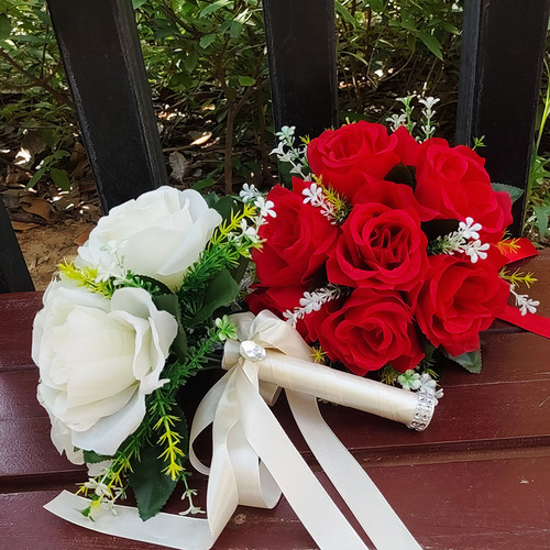 Western-style wedding bouquet, simulated rose bouquet, small new style forest bridal bouquet