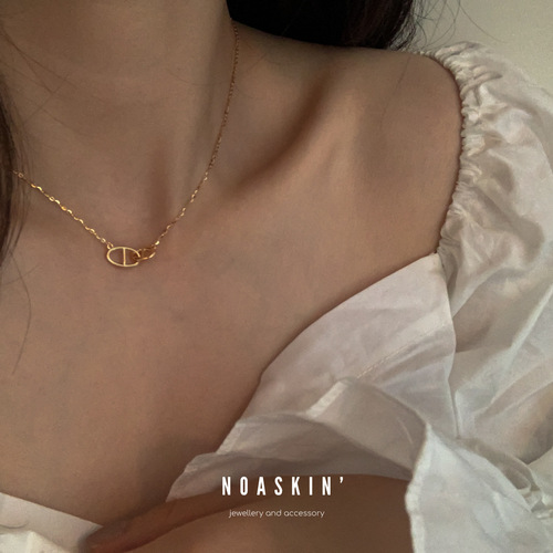 Classic Pig Nose Necklace for Women - S925 Pure Silver Plated with 18K Gold, Charming and Versatile Lockchain with a Touch of Elegance