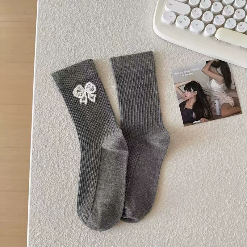 Lace cotton knee socks with bow, mid-length