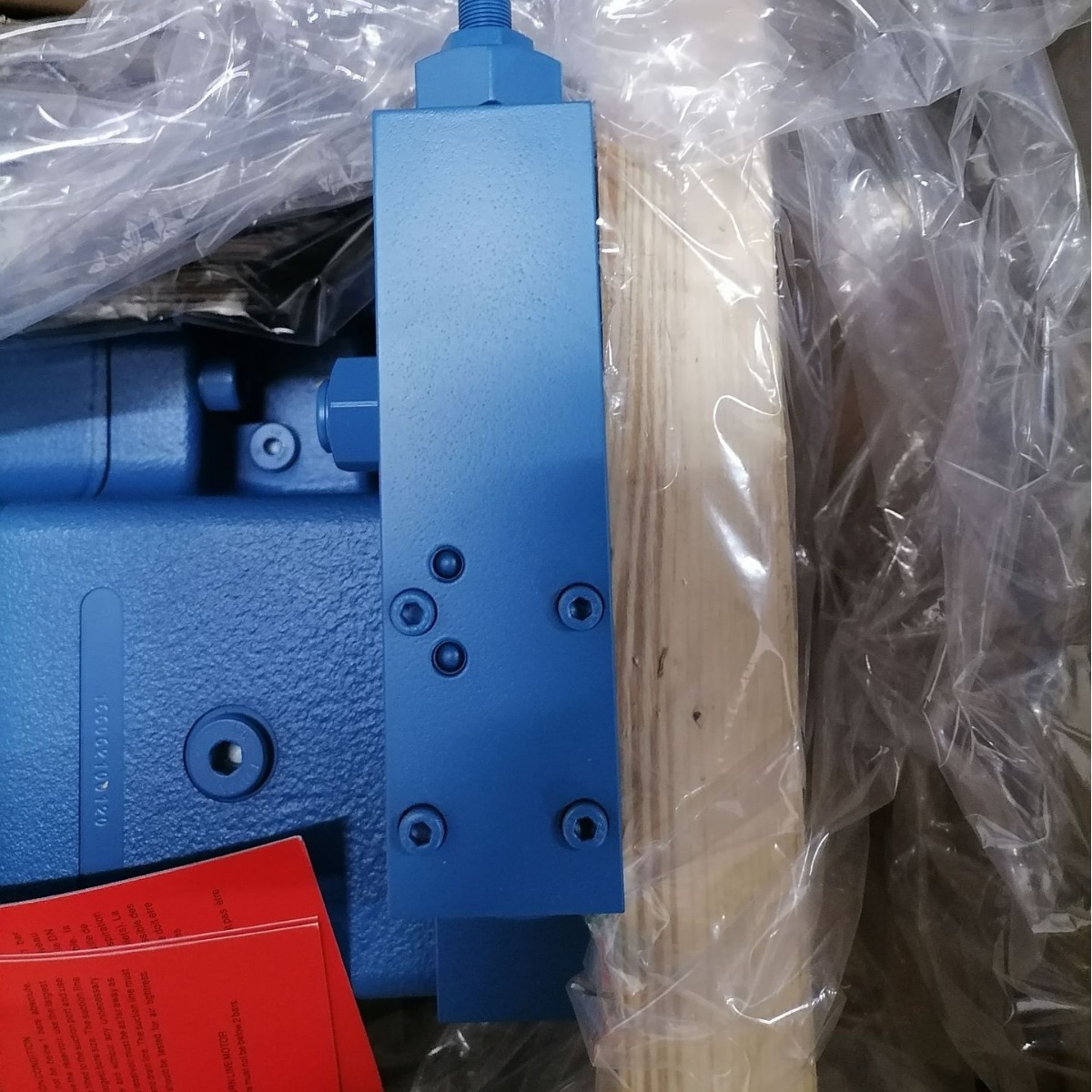 VICKERS威格士高压柱塞泵 PVXS180-M-R-DF-0000-000   大量现货