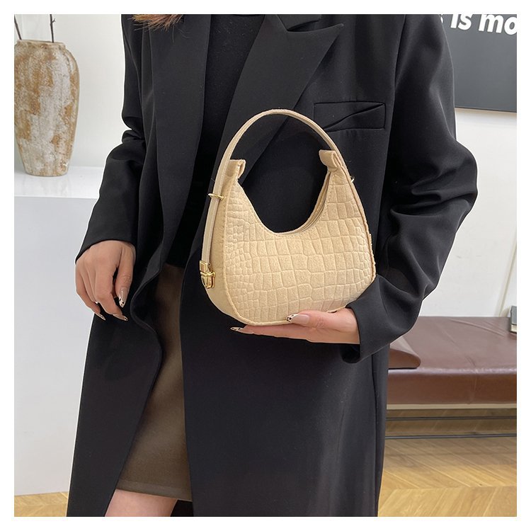 198g Weight Nylon Lining Material Sewing Thread Fashion Element Zipper Closure Type Single Shoulder Strap Strap Type Handbag Bags Type Holiday, Daily Occasion Polyester Material Solid Color Pattern All Seasons Season Women's Gender Classic Style, Streetwear Style Square Shape Medium Size Women's Medium Polyester Solid Color Classic Style Streetwear Sewing Thread Square Zipper Handbag 9