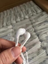 适用于三星S4手机彩色耳机J5 9500手机线控调音 J5入耳式耳机工厂