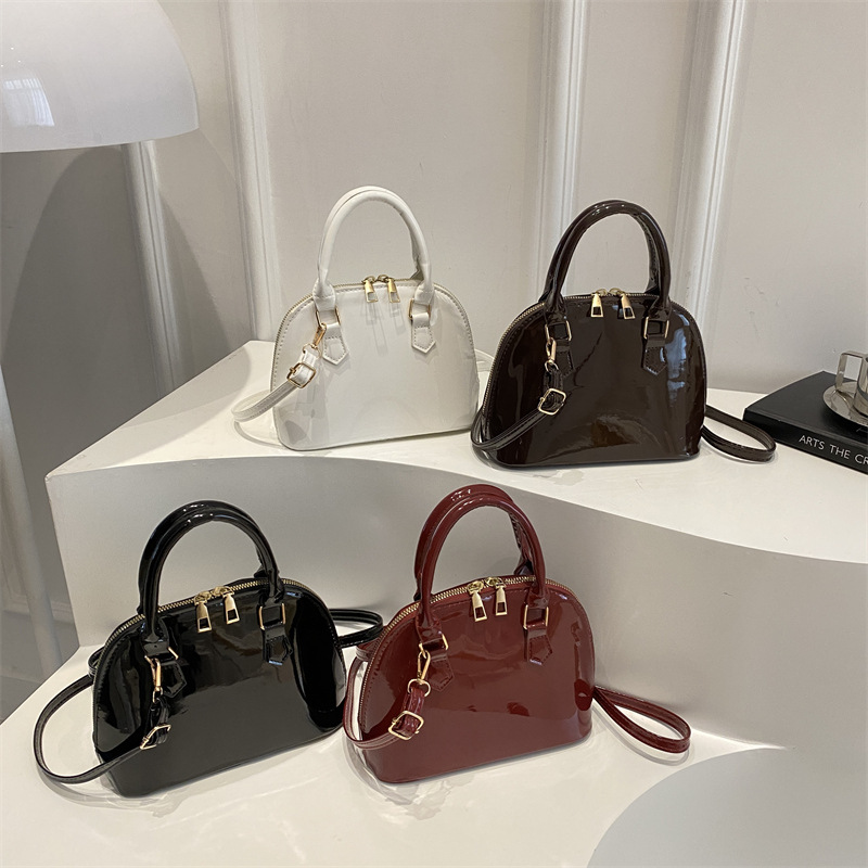 Summer retro fashionable elegant one-shoulder bag