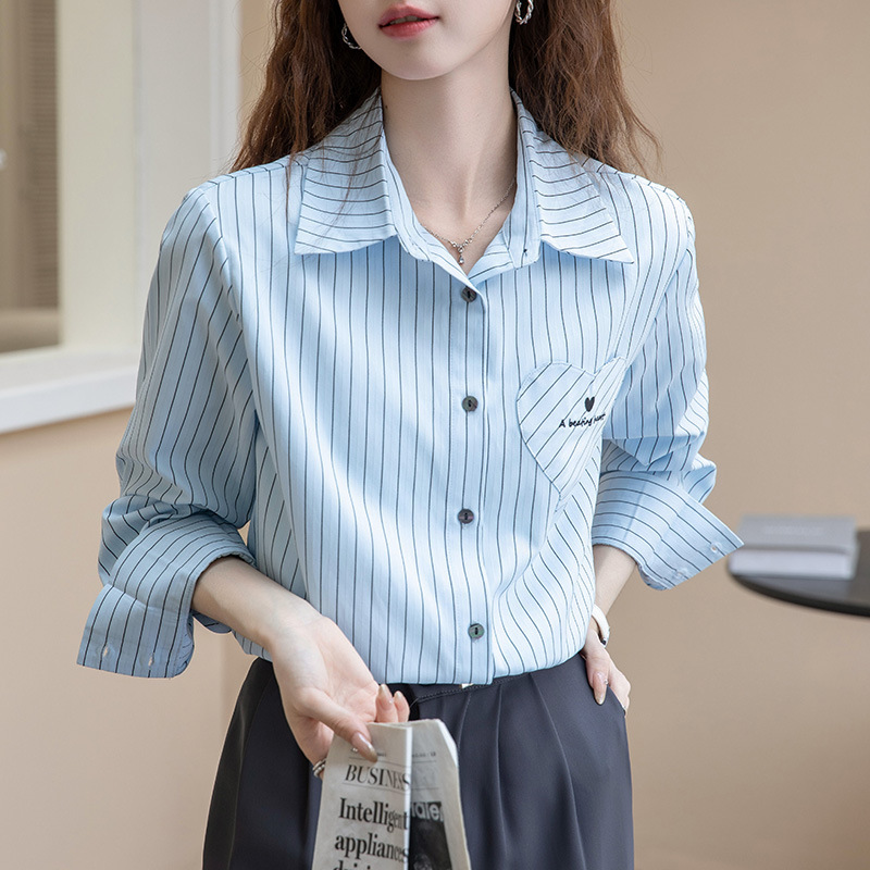 Striped long-sleeve shirt for women, 2026 new style, loose casual design, niche professional commuting French-style heart-pattern top
